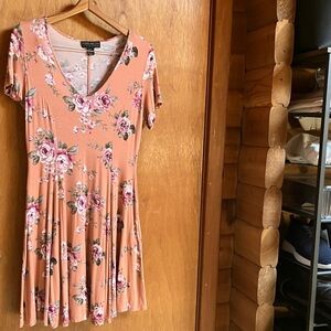 Forever 21 Plus Pink and Cream Floral Dress